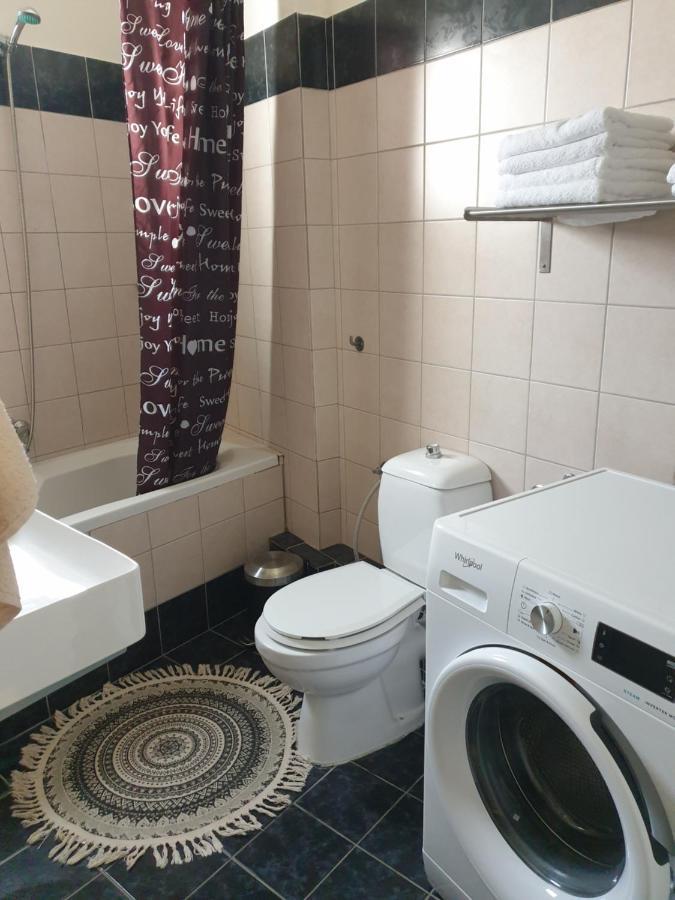 Comfortable Apartment In The Center Of Volos Very Close To The Port Bagian luar foto